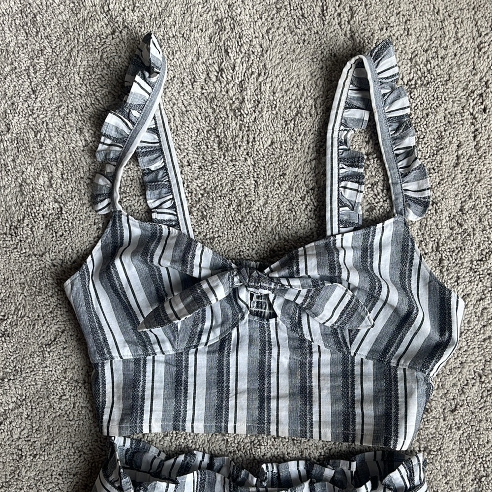 Short set - Picture 3 of 4